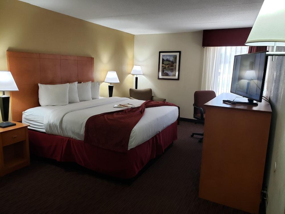 Baymont By Wyndham Southfield/Detroit Hotel Bagian luar foto